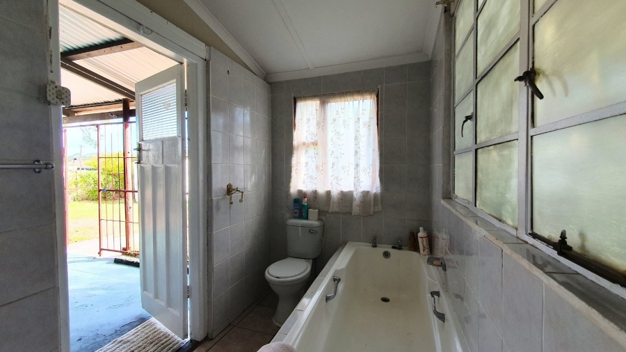 2 Bedroom Property for Sale in Albertinia Western Cape